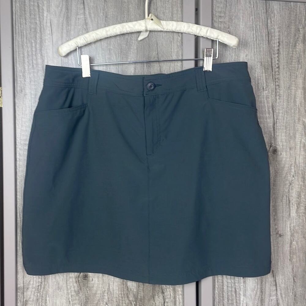 Eddie Bauer dark gray poly blend outdoor skort women’s 16